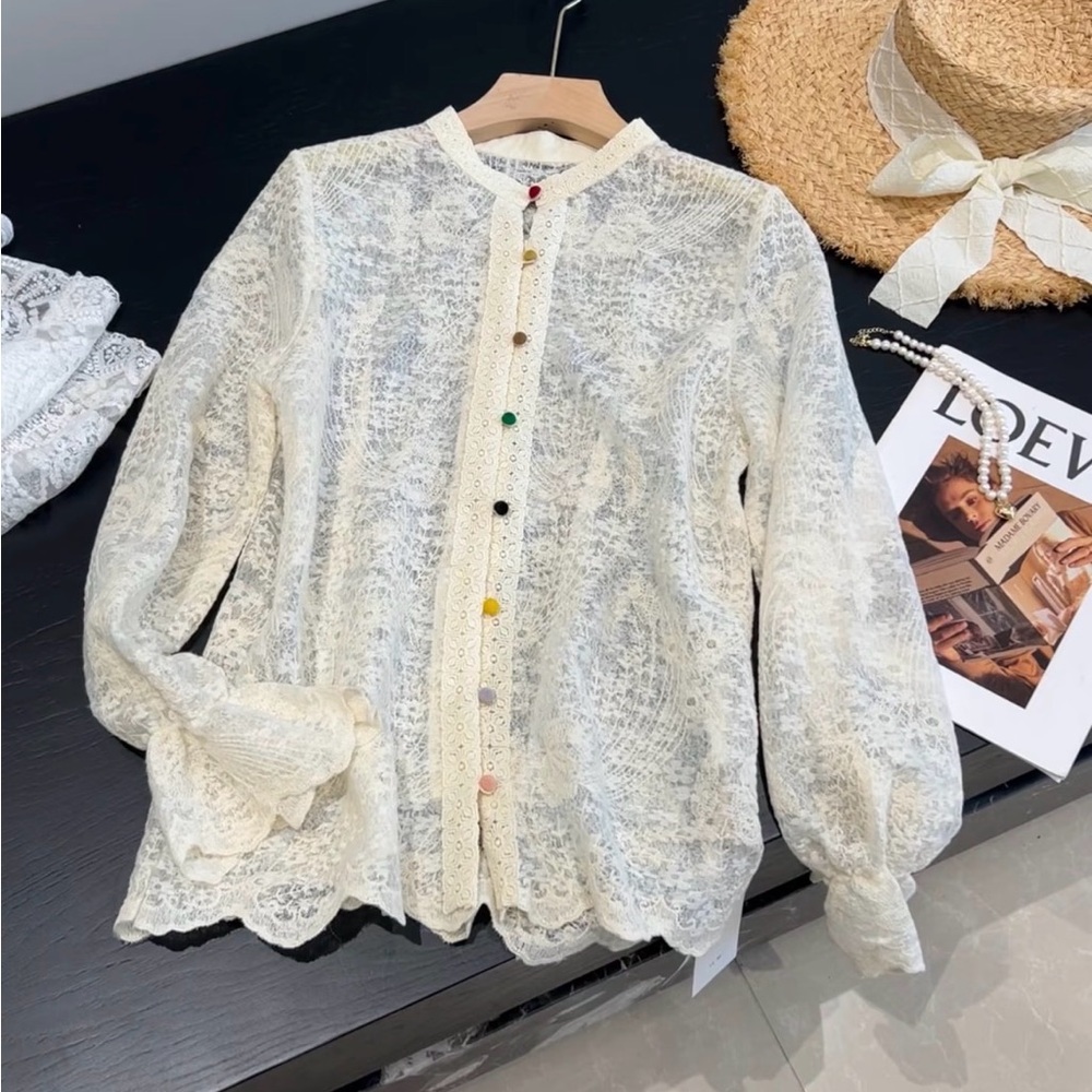 Brand New，Lace Button-Front Long Sleeve Top in Cream